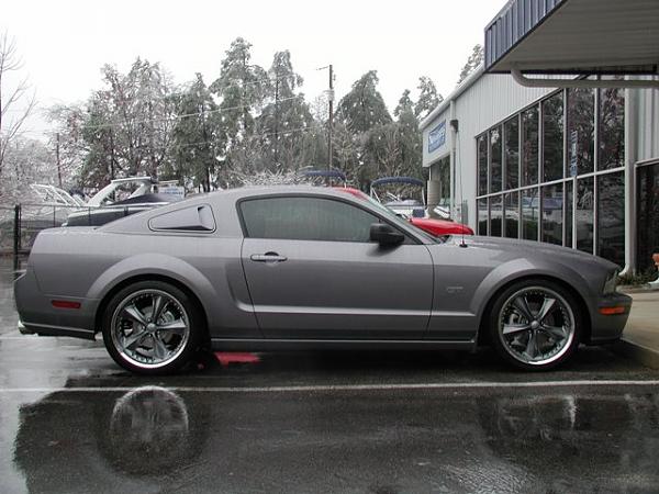 new shelby wheels installed-nitrous.jpg