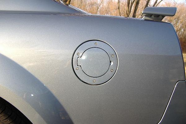 Fuel doors on Vista Blue-2006_0108mustang0096.jpg