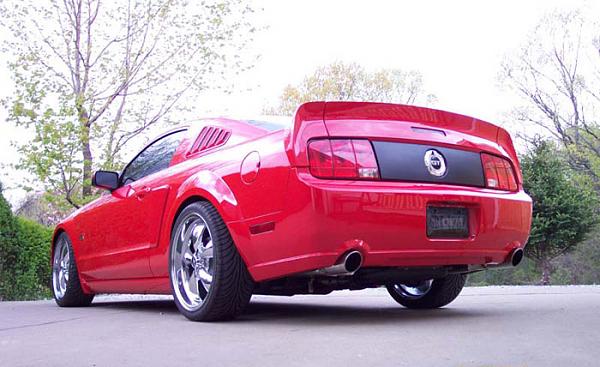 Need Pictures Please-mustang-gt-2005-back-bullitts.jpg