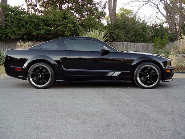 Pic request-Black Saleen-a8_4-copy.jpg