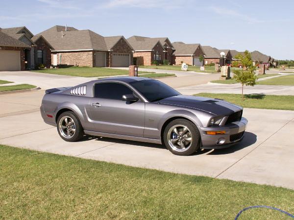 Shelby GT500 Spoiler?-06gtpics-004.jpg