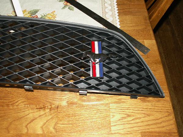 Pony Emblem on the Grille-emblem-008.jpg