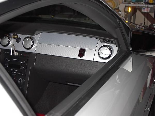 I found This 65-66 Era Emblem - Retro Dash-66gtbadge2.jpg