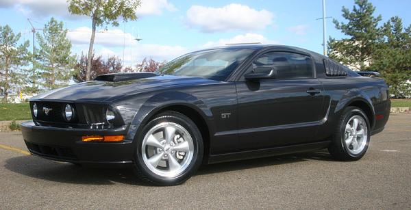 What's the thinking on quarter window scoops?-stang04.jpg