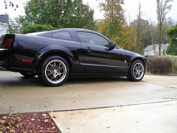 Ford GT wheels/replicas -- pic requested-pb110105.jpg