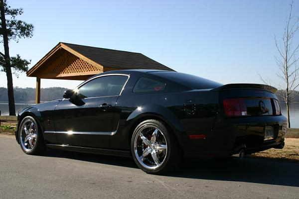 Pics of stangs with 19" and lowered-img_0732a.jpg