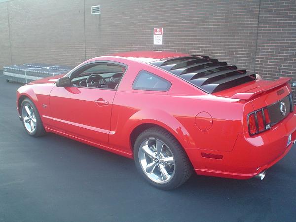 Rear Window Louvers Installed-gt-035med..jpg