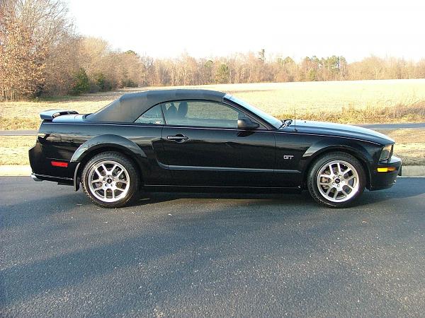 SHOW US YOUR WHEELS 2005-2009 S-197 GEN 1 Only *-2005-mustang-016.jpg