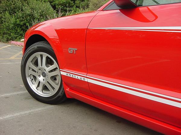 New redline tires on my 06 Black GT coupe-copy-dsc00015.jpg