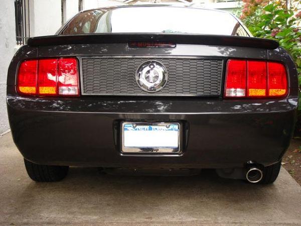 Anyone tried the 07 V6 spoiler on a GT?-ari-mustang-045.jpg