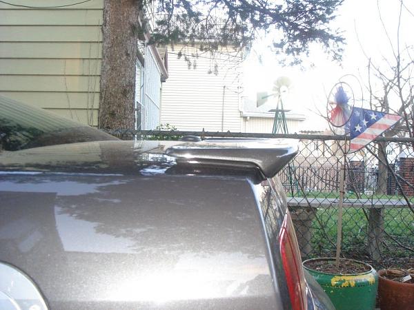 Anyone tried the 07 V6 spoiler on a GT?-mustang-2007-061.jpg