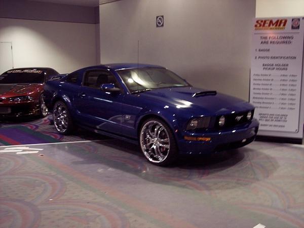 Any un-lowered mustangs w/ 19" or 20"-my_car_2.jpg