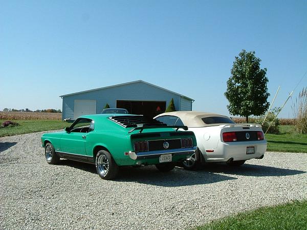 Into the paint booth!-stangs2.jpg