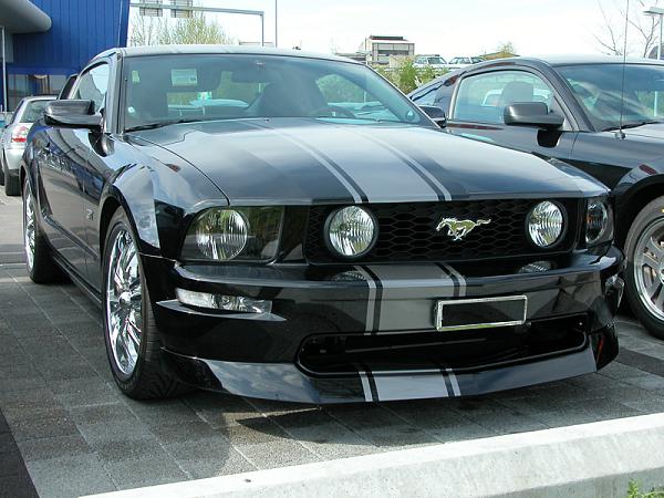 stripes on black vert - check these out-black-20gt-20one-20stripe.jpg