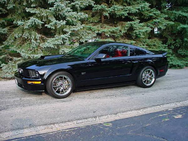 Let's see those lowered 05's-mvc-030s.jpg