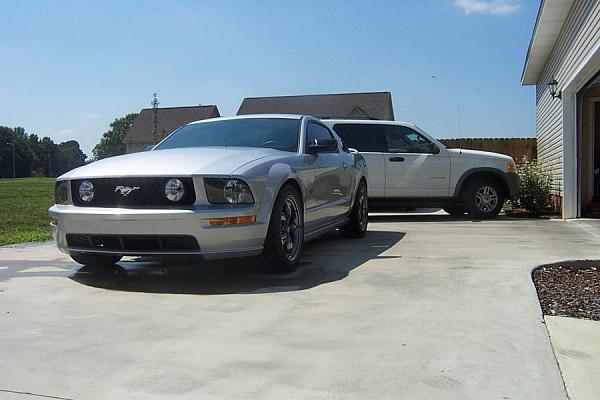 Let's see those lowered 05's-mustang-pics-005.jpg