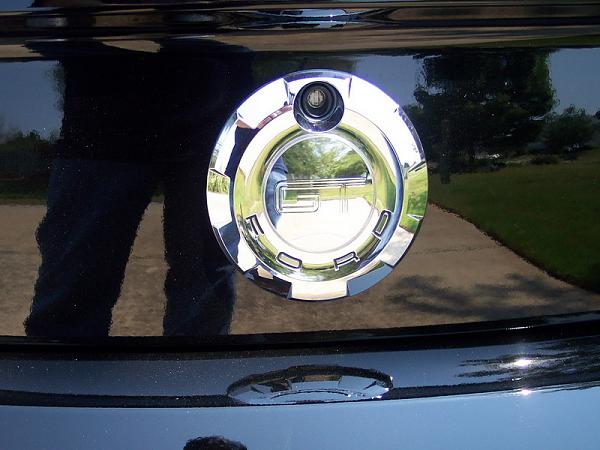 fake gas cap loses its paint-100_1973a.jpg