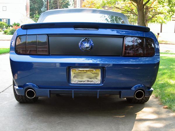 Got my SSE rear valence today...  prepainted from Hardcore Mustangs-sse1.jpg