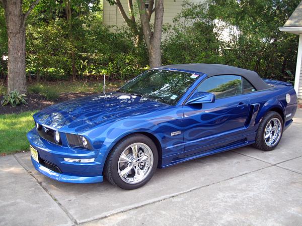 Got my SSE rear valence today...  prepainted from Hardcore Mustangs-sse3.jpg