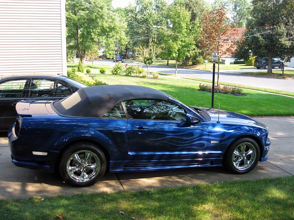 Got my SSE rear valence today...  prepainted from Hardcore Mustangs-sse4.jpg