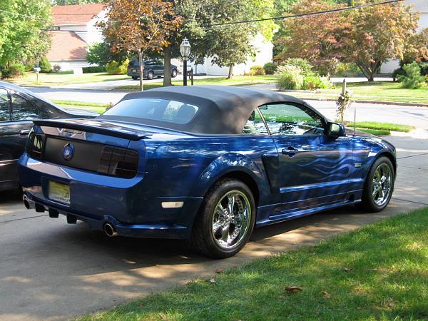 Got my SSE rear valence today...  prepainted from Hardcore Mustangs-sse5.jpg