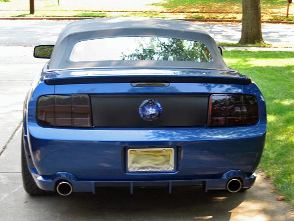 Got my SSE rear valence today...  prepainted from Hardcore Mustangs-sse6.jpg