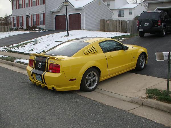 Got my SSE rear valence today...  prepainted from Hardcore Mustangs-more-picture-012.jpg