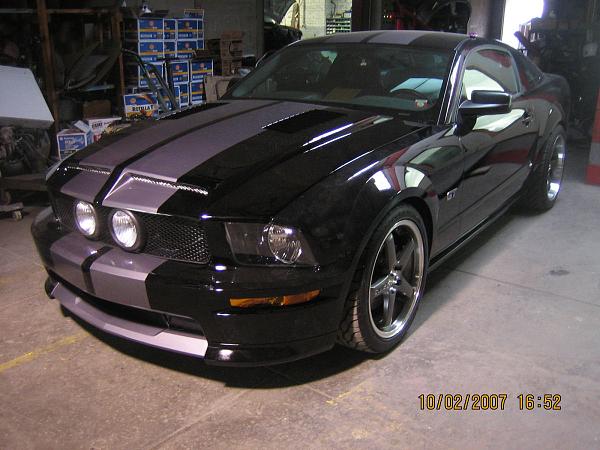 yao's GTS-1 trufiber and stripes-yao_stang_bodyshop4.jpg