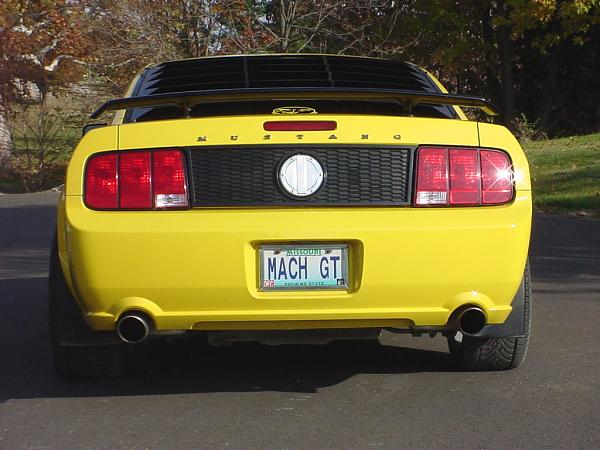 Look what happened to my rear emblem-dsc00058a.jpg