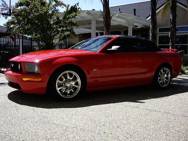 Post a pic of the hottest wheels on a s197-other-mustangs-042.jpg