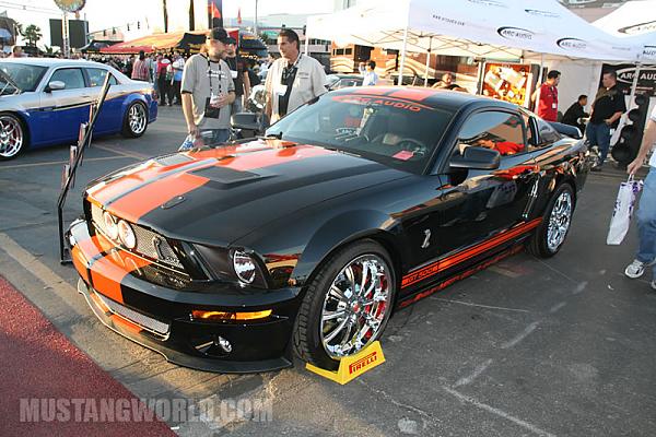 Aftermarket GT500 Facia?-mustangworld_sema07_pic_1268_jpg.jpg