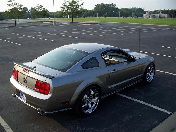 Has anyone installed a Ford GT500 rear spoiler?-100_0752-large-.jpg