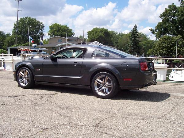 Any pics of '05-'09s with 2010 GT500 wheels?-gt500-rims-alloy.jpg