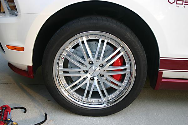 vossen wheels-new-front-brakes-installed.jpg