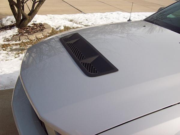 help installing GT500 hood vent-002.jpg