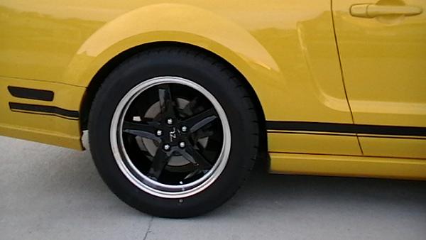 SHOW US YOUR WHEELS 2005-2009 S-197 GEN 1 Only-tires-11.jpg