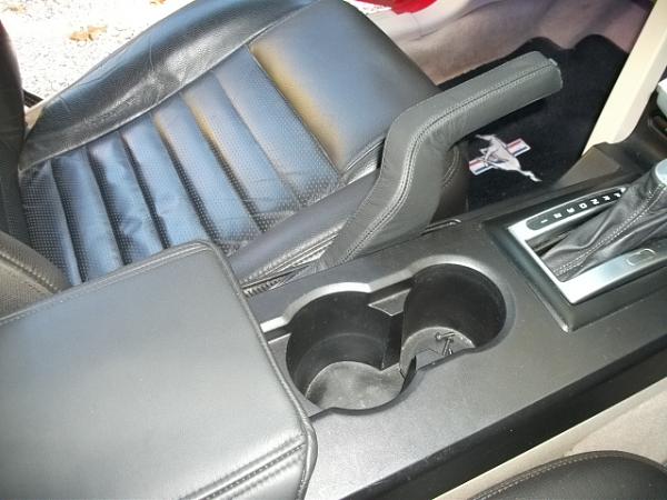 Pics of amustangrocks leather e-brake covers?-dscf1224.jpg
