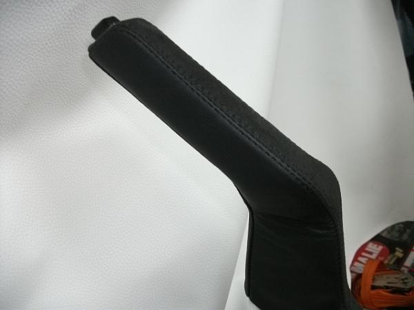 Pics of amustangrocks leather e-brake covers?-dscf2039.jpg