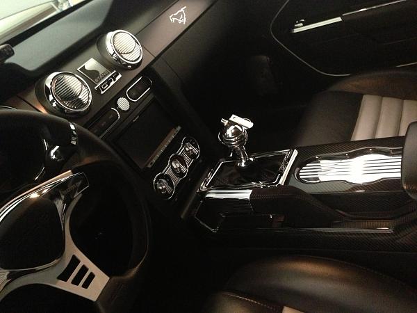 Upgrade your console armrest to leather or Alcantara-photo6.jpg