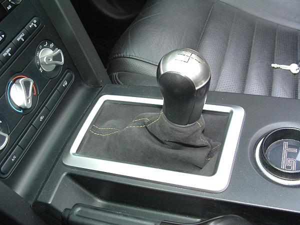Upgrade your console armrest to leather or Alcantara-dscf0296.jpg