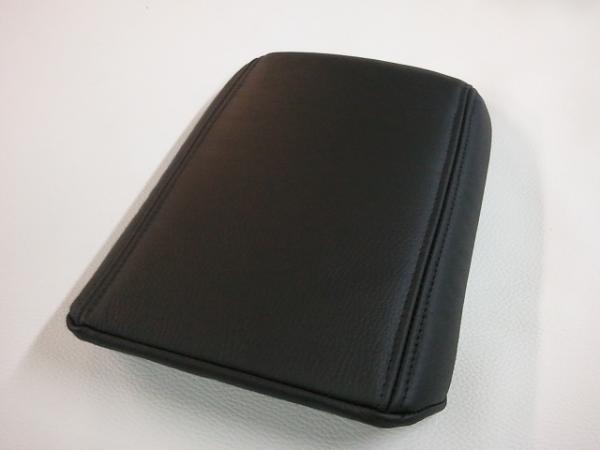 Upgrade your console armrest to leather or Alcantara-2013-02-17-19.49.13.jpg