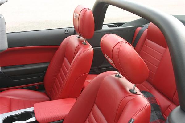 New 2005 Mustang Seats-img_0056-medium-.jpg