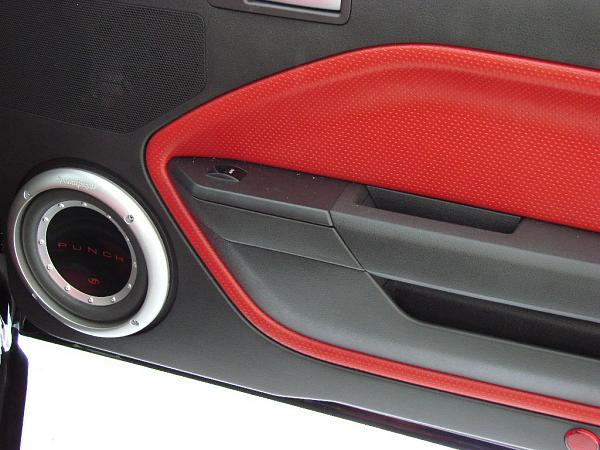 base stereo's speakers-2005-mustang-gt-15.jpg