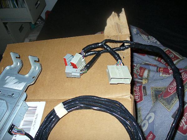SIRIUS PLUG AND PLAY FOR 05 up Mustang-p1000822.jpg