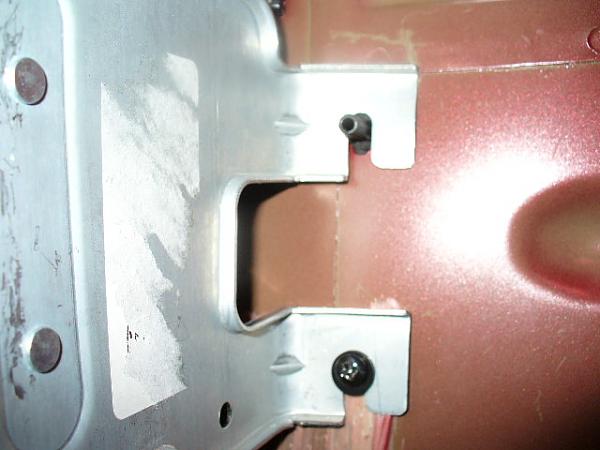SIRIUS PLUG AND PLAY FOR 05 up Mustang-p1000834.jpg