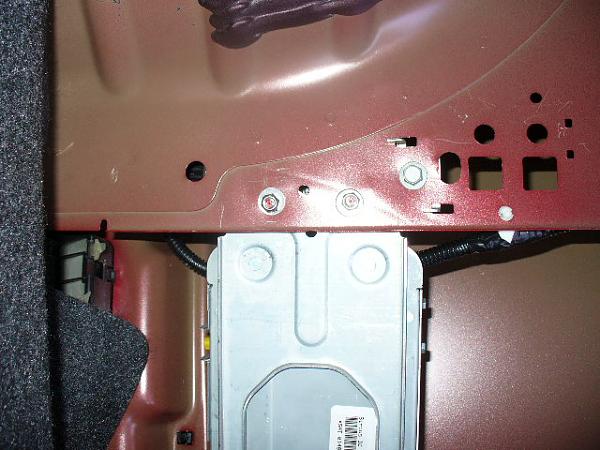 SIRIUS PLUG AND PLAY FOR 05 up Mustang-p1000830.jpg