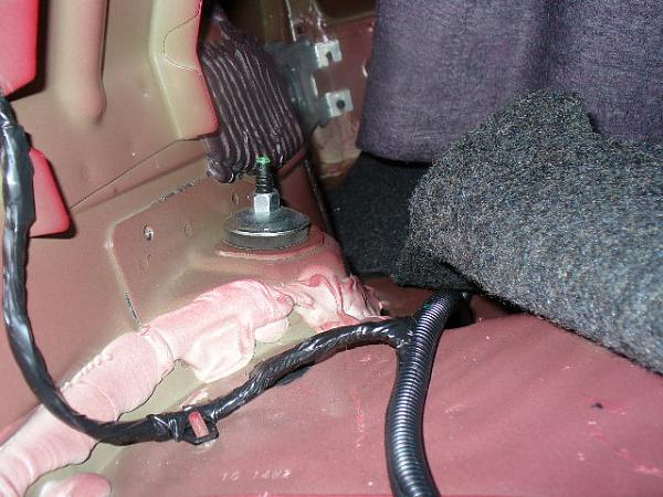 SIRIUS PLUG AND PLAY FOR 05 up Mustang-sirius-pics-009.jpg