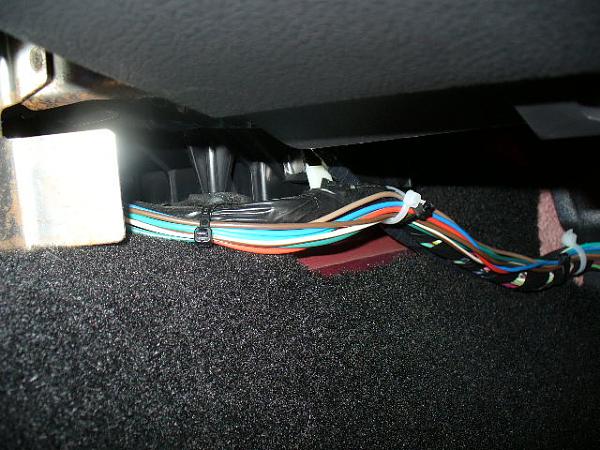 SIRIUS PLUG AND PLAY FOR 05 up Mustang-sirius-pics-022.jpg