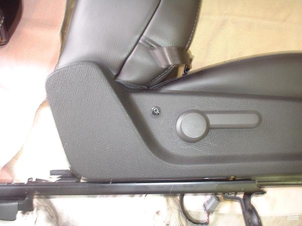 KC: Need your help for Power Passenger Seat-snap.jpg