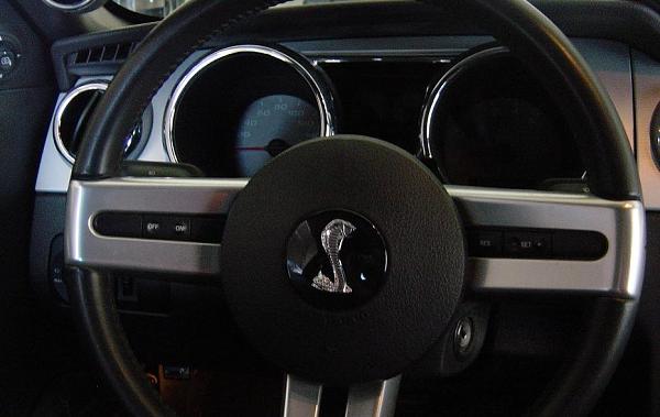 Steering wheel emblem HELP!, How do you remove it?-4403.jpg